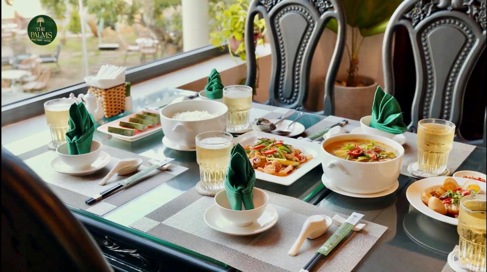 The Palms Hotel By Hmg Phan Thiết Buitenkant foto